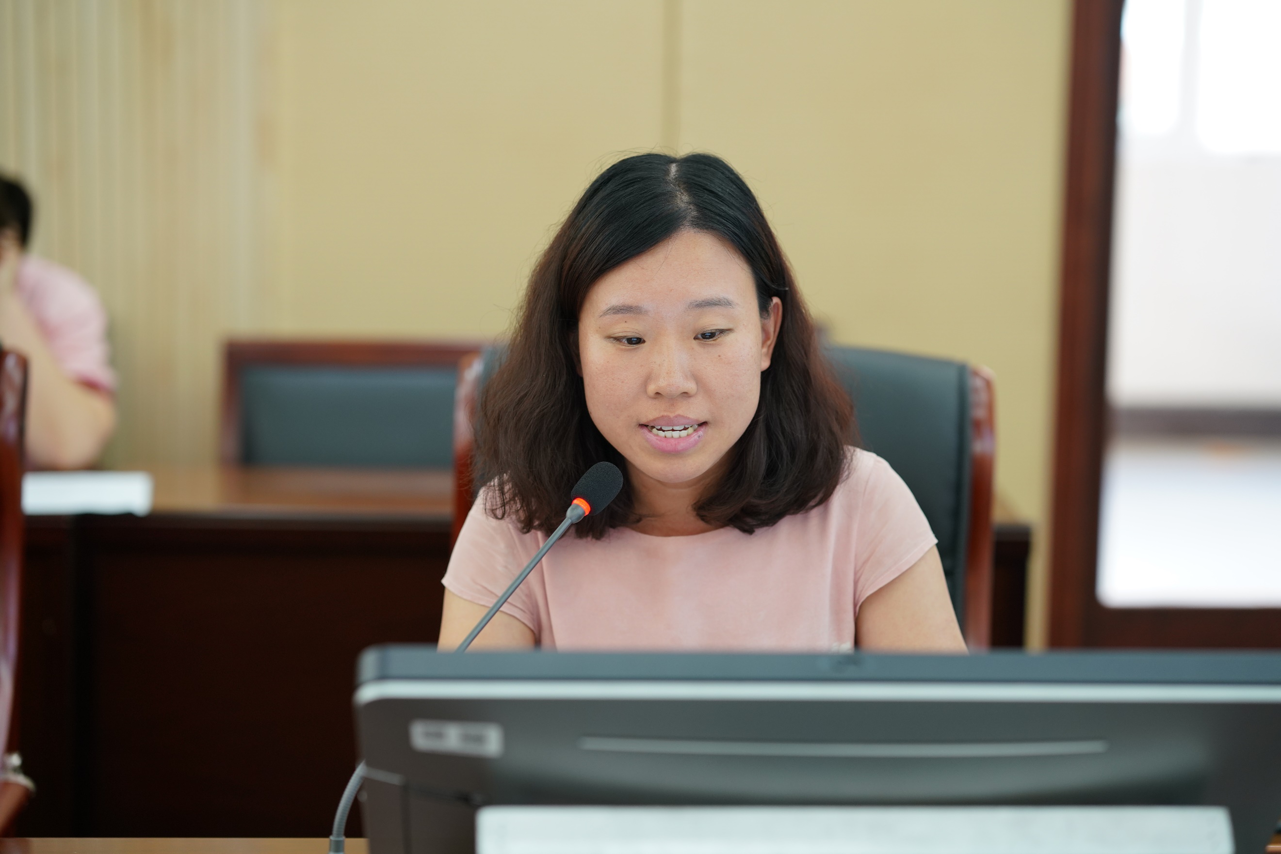 9.5省市级课题中期校本论证会_html_304fd350.jpg