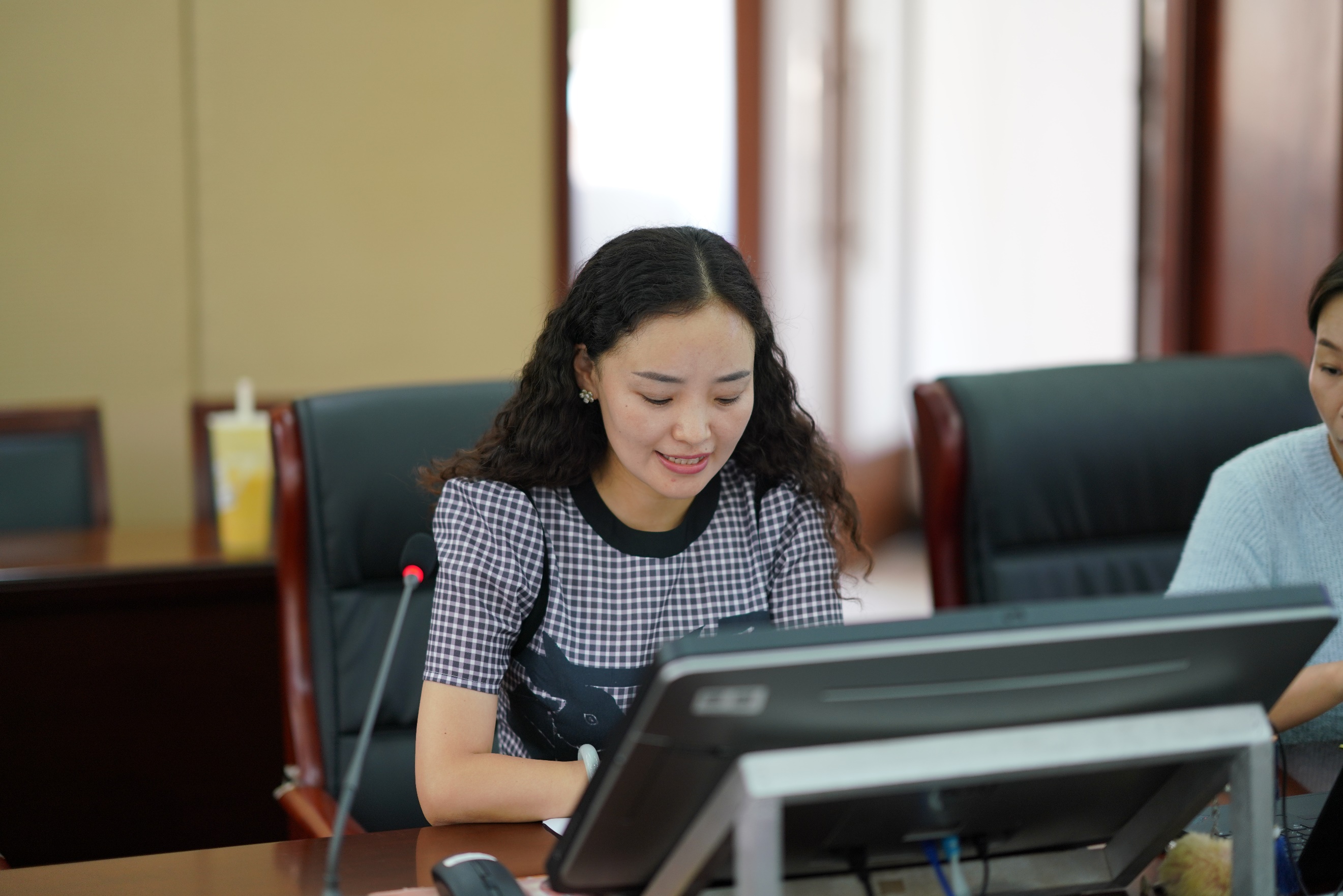 9.5省市级课题中期校本论证会_html_52b3e403.jpg