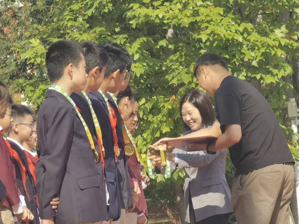 喜报】——2023年栖霞区中小学田径运动会报道_html_1a64bea8.jpg