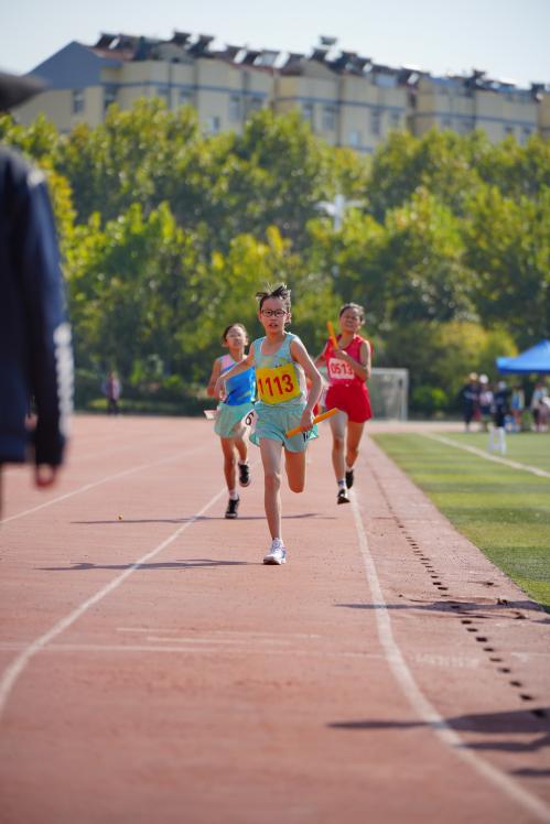 喜报】——2023年栖霞区中小学田径运动会报道_html_213ee64b.jpg