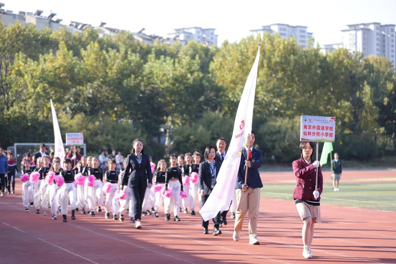 喜报】——2023年栖霞区中小学田径运动会报道_html_m38e48ac3.jpg