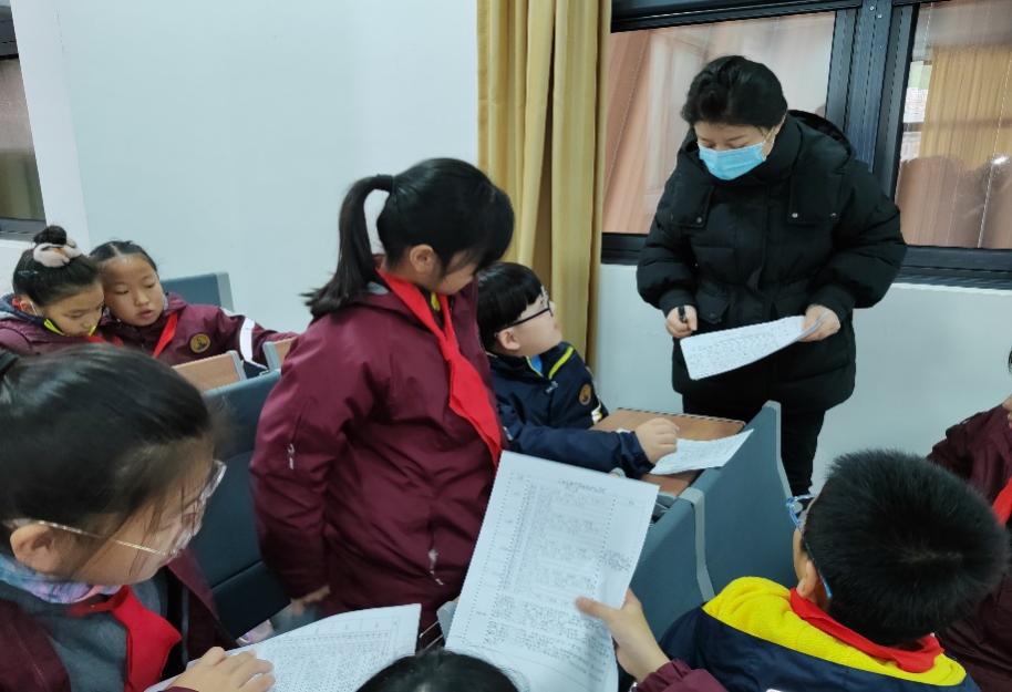 小小志愿者 我做我光荣_html_6aa21fe2.jpg