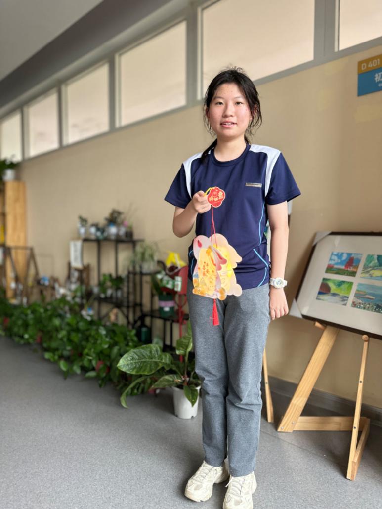 九1班  通讯稿  花灯活动_html_m7549349d.jpg