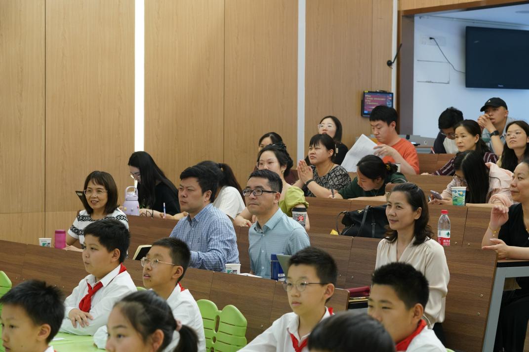 校园网数学组报道稿_html_m7612f388.jpg