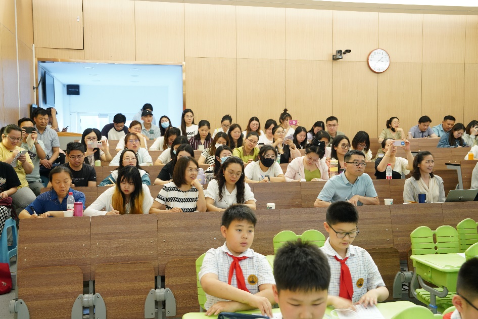 校园网数学组报道稿_html_m3ff1ca38.jpg
