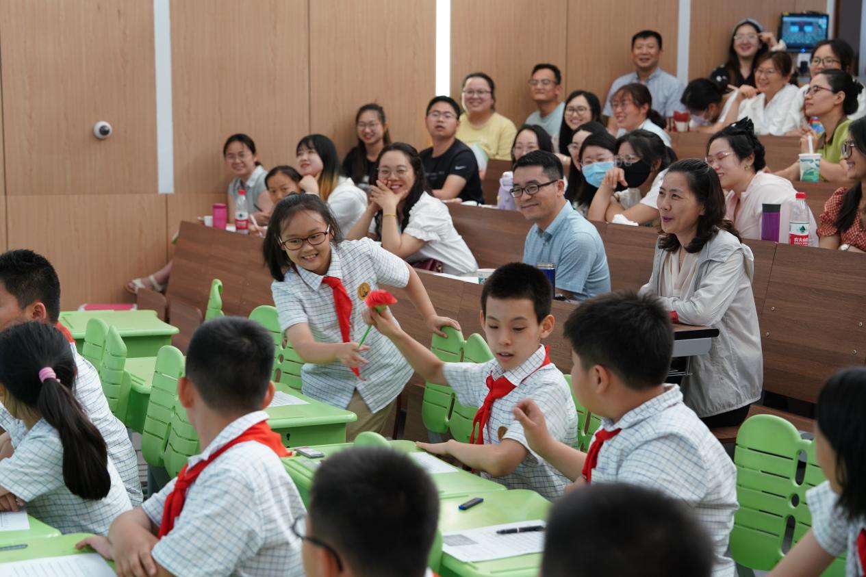 校园网数学组报道稿_html_2f3737ce.jpg