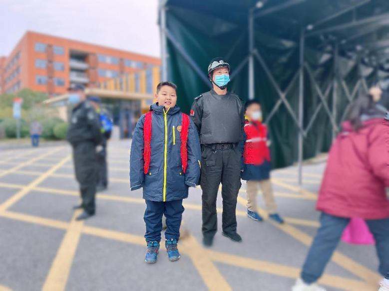 2_【德育】劳动体验周，收获成长与快乐(1)_html_m270f533a.jpg