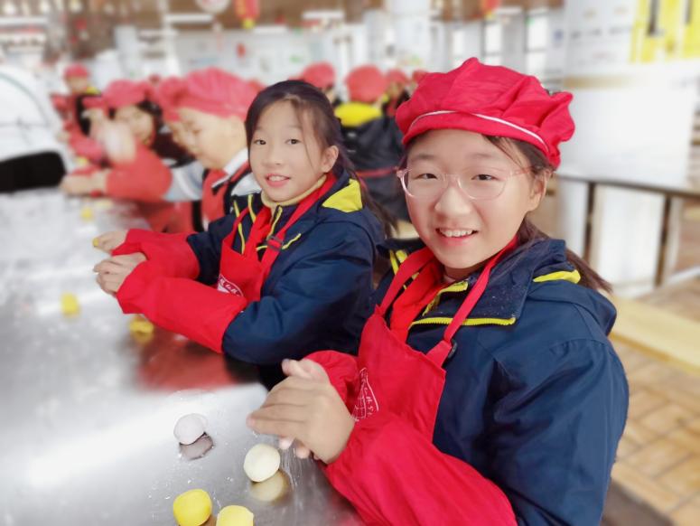 2_【德育】劳动体验周，收获成长与快乐(1)_html_57c2d155.jpg
