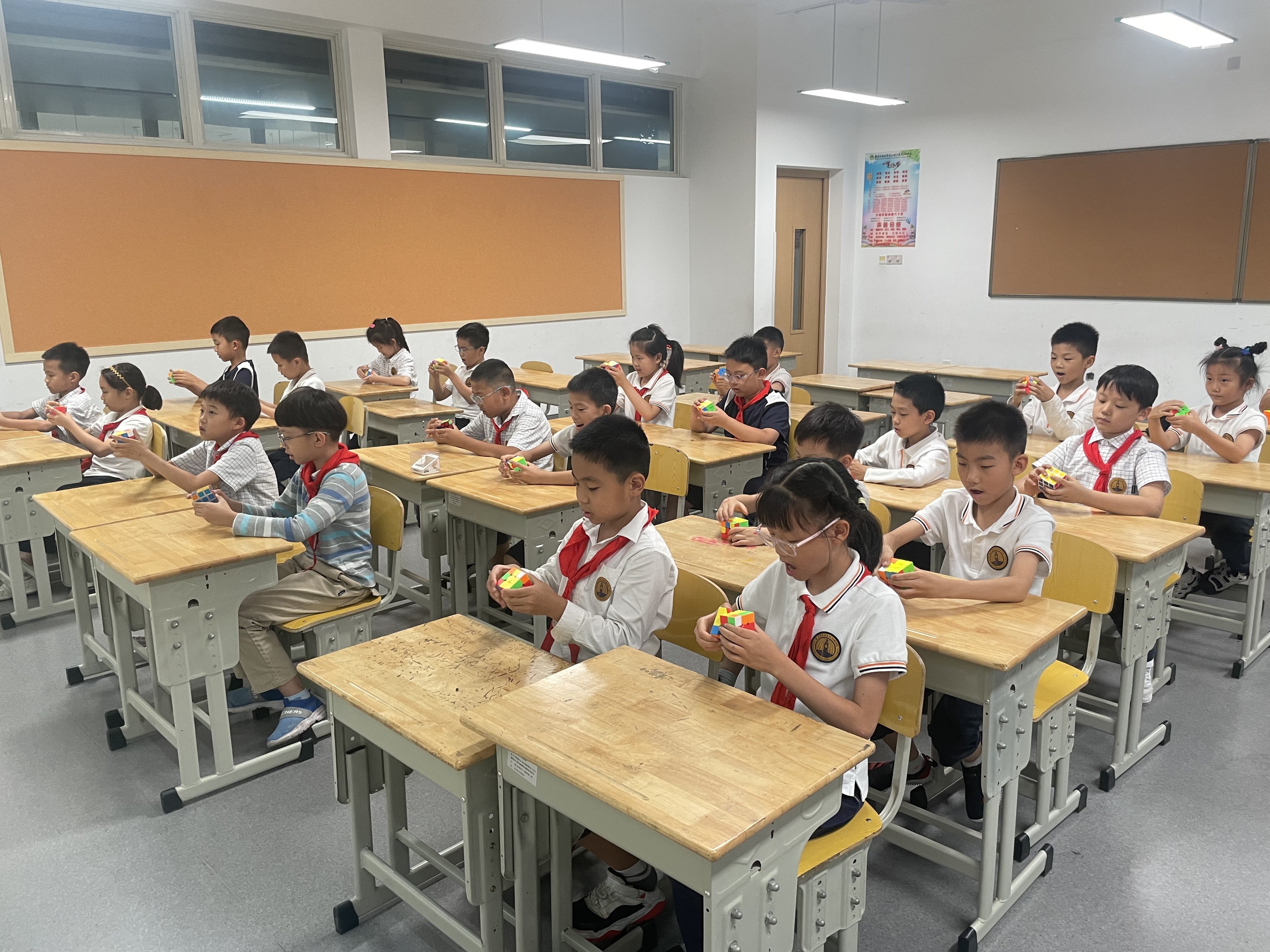 开学社团活动开展23.9_html_4f8e0e5f.jpg