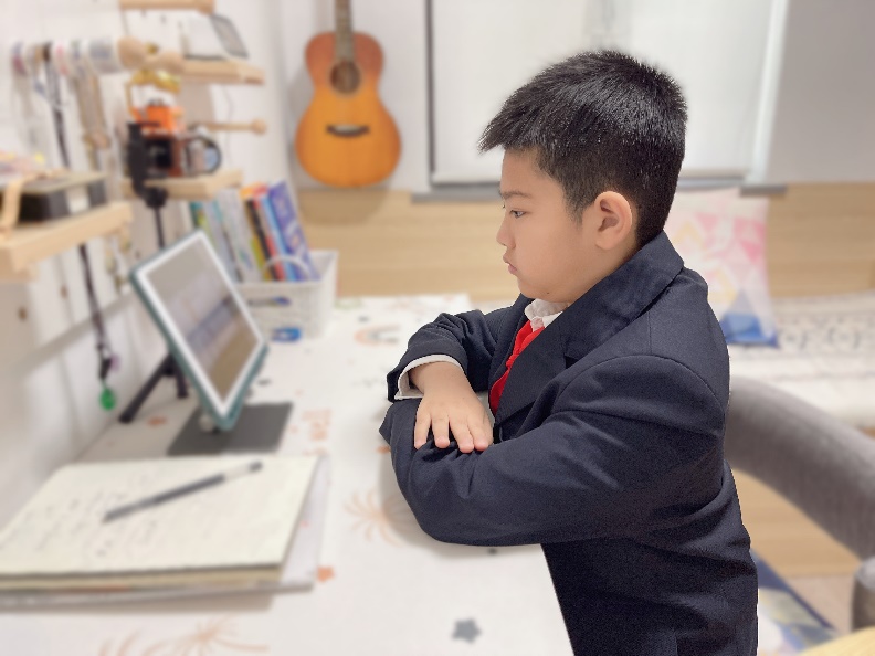 【德育】云上升旗仪式 与心灵相约，与自律同行_html_m283b96c1.jpg