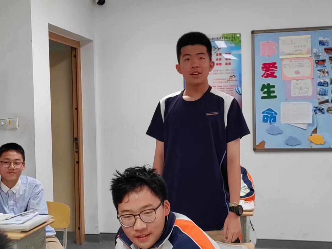 【八1班】收获青春的幸运 通讯稿 5.30_html_m3c8aae3b.jpg