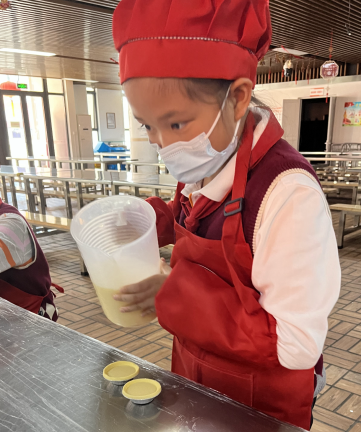 敬食养德，劳动润心——五（2）班劳动实践周活动_html_4bd6ab2c.png