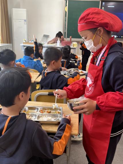 敬食养德，劳动润心——五（2）班劳动实践周活动_html_12726978.jpg