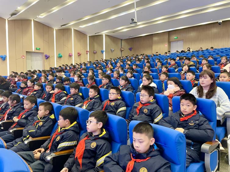 南外仙林分校燕子矶校区第五届演讲节新闻报道(1)_html_1b781245.jpg