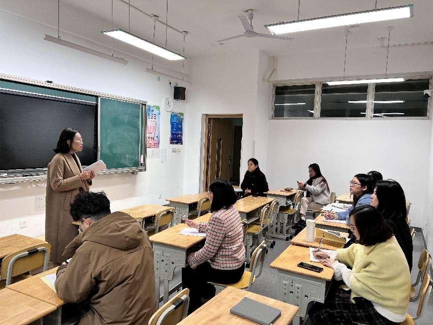 五年级年级组例会_html_14d935c8.jpg