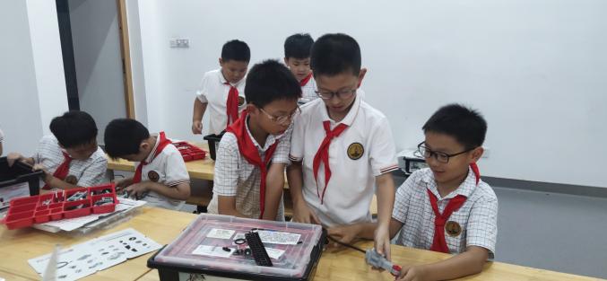 开学社团活动开展23.9_html_337a4722.jpg