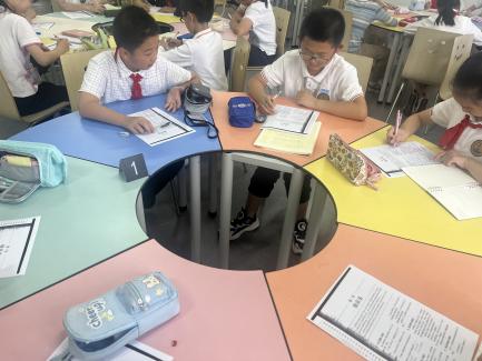 开学社团活动开展23.9_html_3fd188a0.jpg