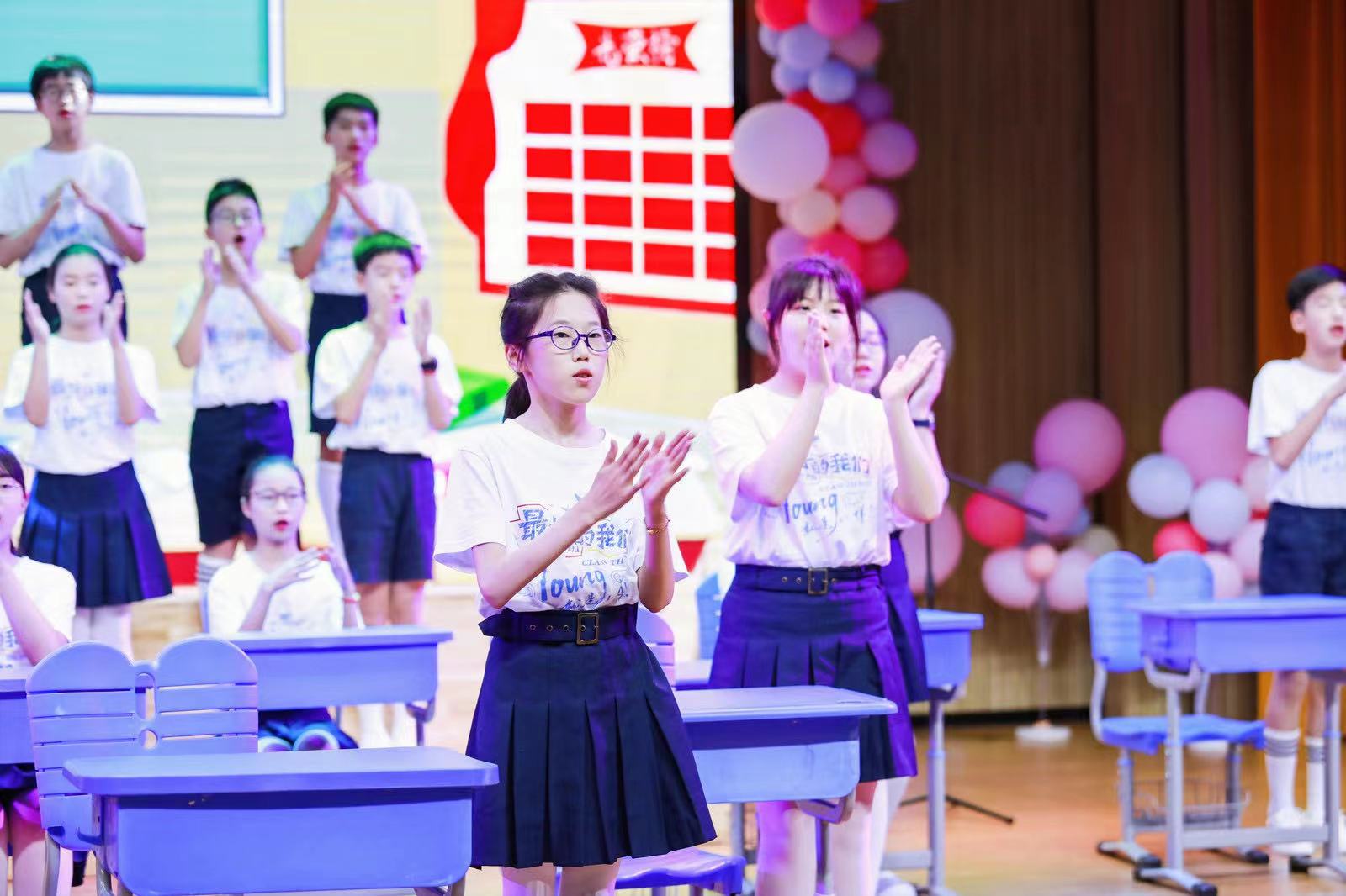 毕业典礼推送报道_html_m35c18f7.jpg