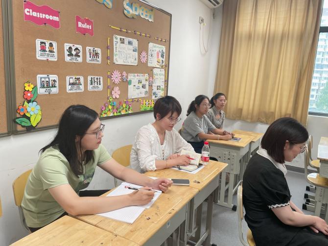 智慧管班——分享班管新点子——六年级第2周年级组例会_html_m51f5a682.jpg