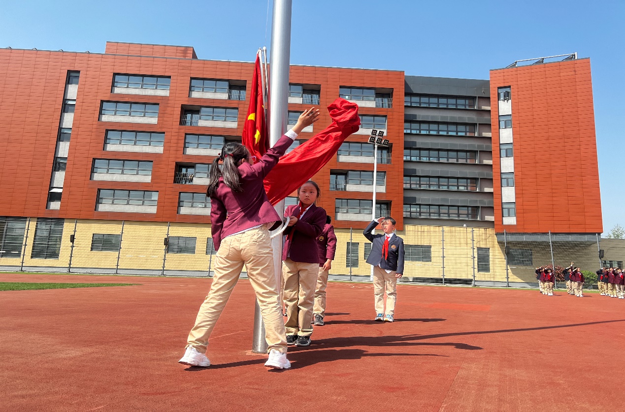 4.17升旗稿_html_m311f2ed0.jpg