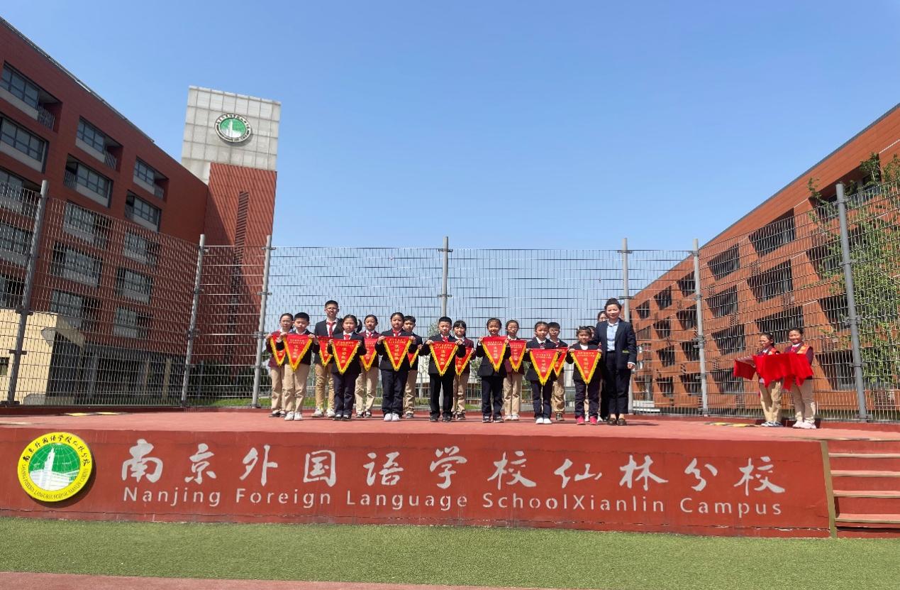 4.17升旗稿_html_m34ce91ab.jpg