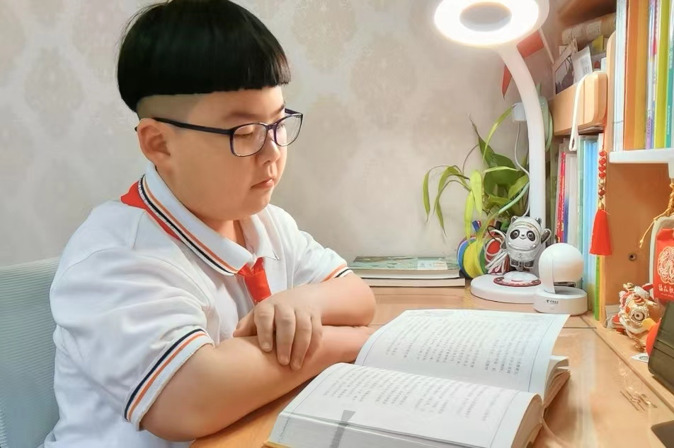 线上升旗仪式推文(1)_html_5109b82b.jpg