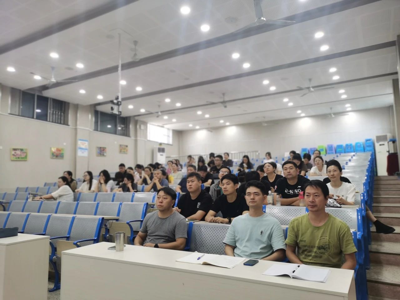 预备周报道_html_7ae18bc4.jpg