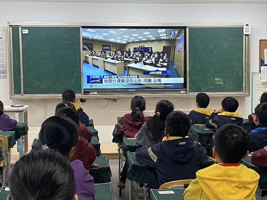 飞飞雏鹰：惊叹的航空梦_html_7bc74e3a.jpg