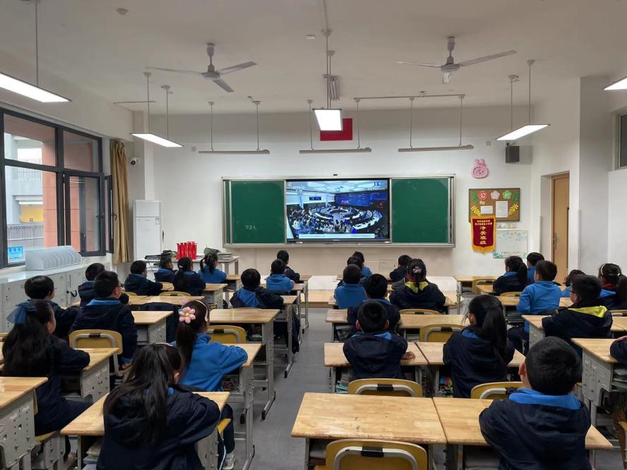 飞飞雏鹰：惊叹的航空梦_html_4d0fa594.jpg